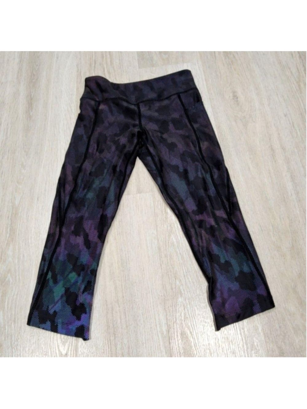 CNC Leggings Womens S Multicolor Camo Capri Side Pocket Activewear Yoga
